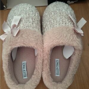 Ellen Tracy Cream and Pink Slippers